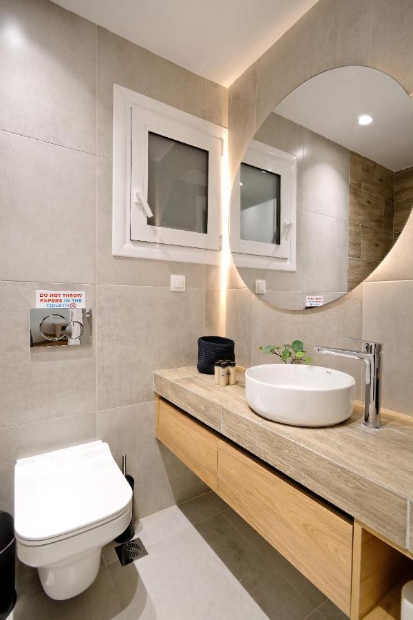 Elegant Big Apartment In Athens Center With Balcony Ngoại thất bức ảnh