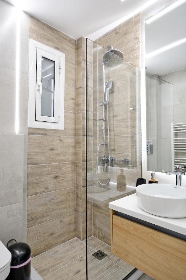 Elegant Big Apartment In Athens Center With Balcony Ngoại thất bức ảnh