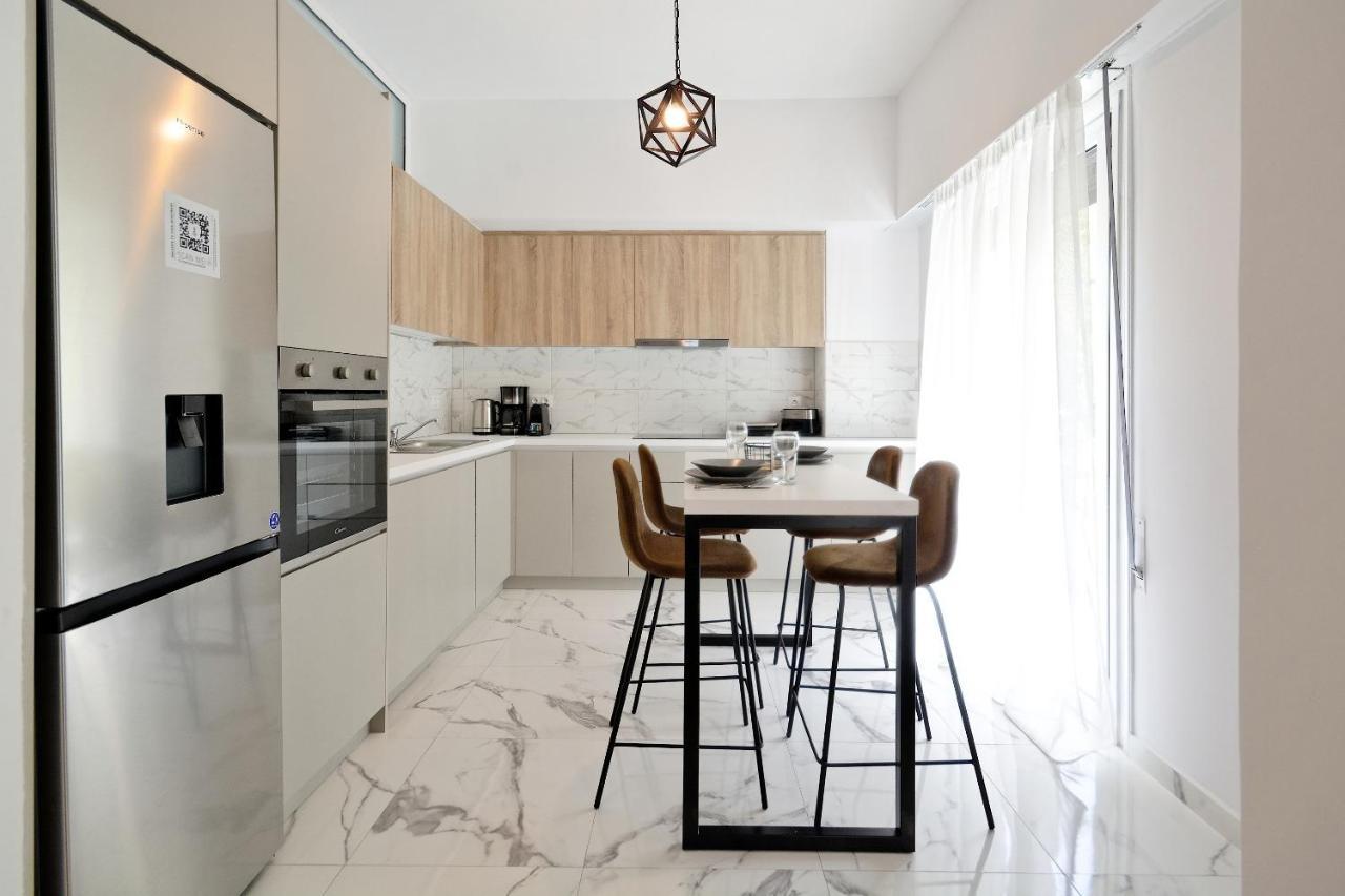 Elegant Big Apartment In Athens Center With Balcony Ngoại thất bức ảnh