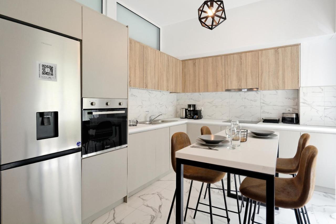 Elegant Big Apartment In Athens Center With Balcony Ngoại thất bức ảnh