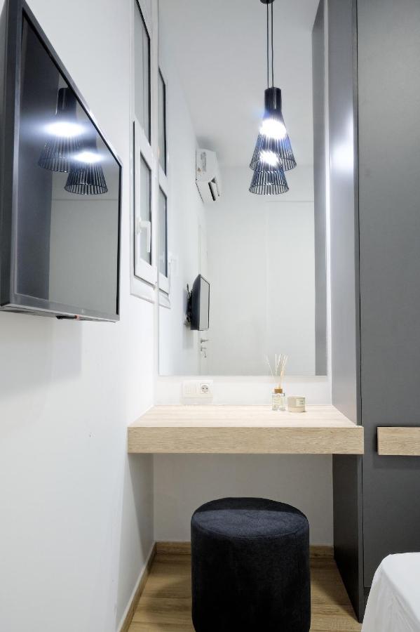 Elegant Big Apartment In Athens Center With Balcony Ngoại thất bức ảnh