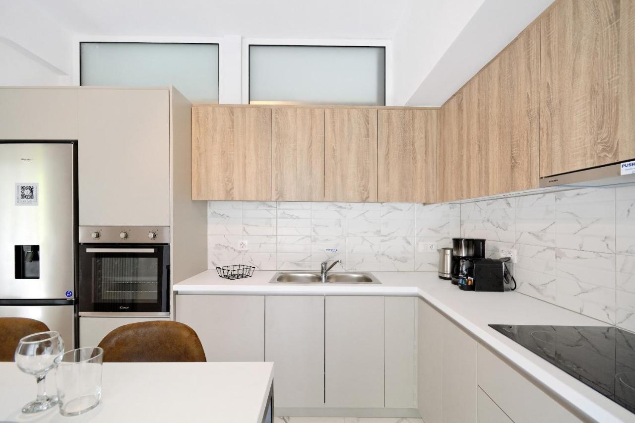 Elegant Big Apartment In Athens Center With Balcony Ngoại thất bức ảnh