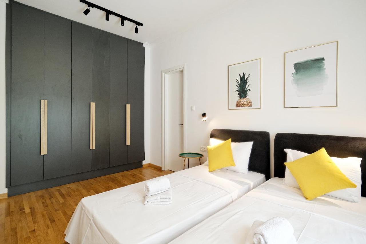 Elegant Big Apartment In Athens Center With Balcony Ngoại thất bức ảnh