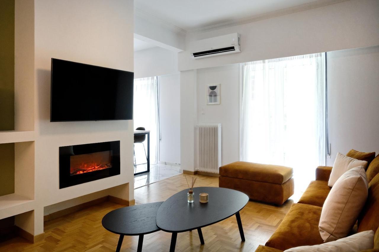 Elegant Big Apartment In Athens Center With Balcony Ngoại thất bức ảnh