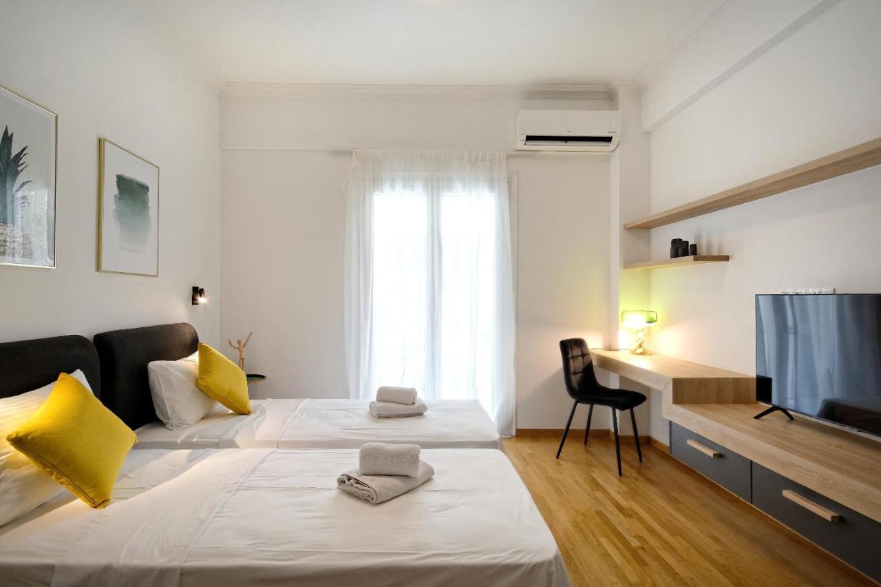 Elegant Big Apartment In Athens Center With Balcony Ngoại thất bức ảnh