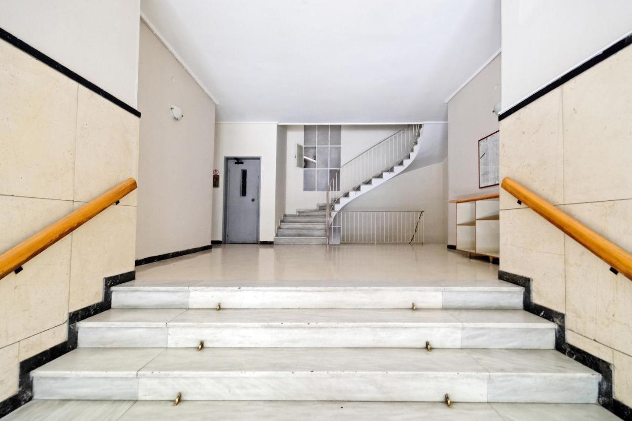 Elegant Big Apartment In Athens Center With Balcony Ngoại thất bức ảnh